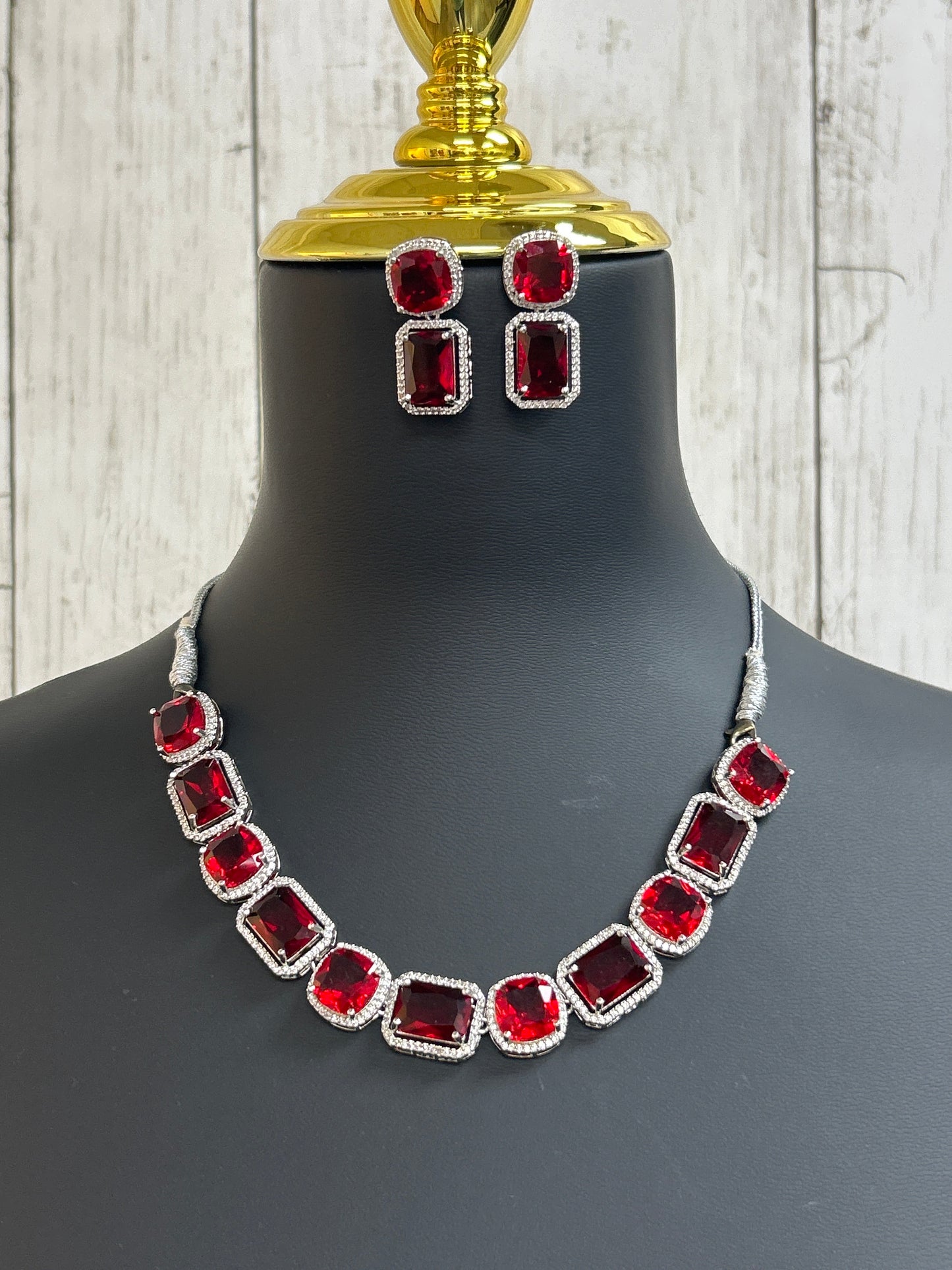 Red AD choker set : necklace set