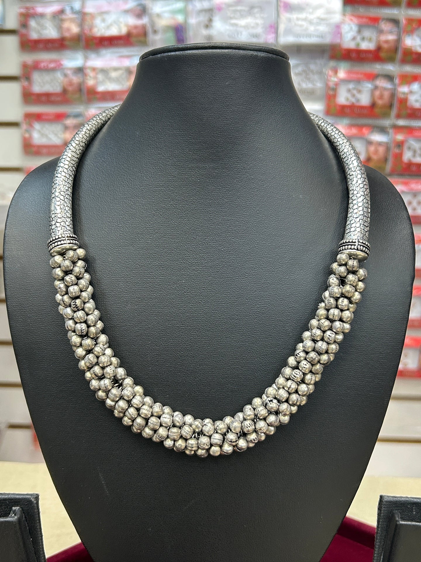 Oxidized hasuli necklace