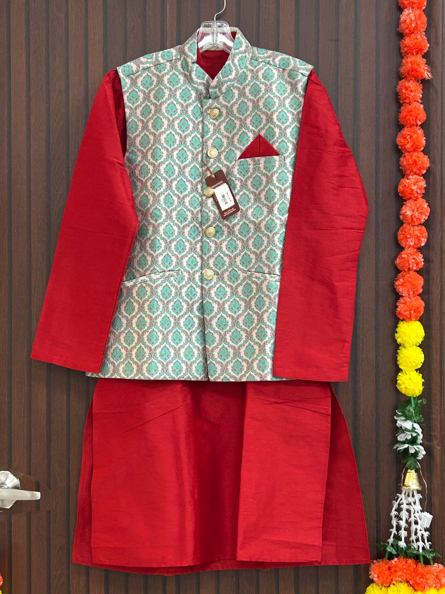 Men’s kurta set with jacket