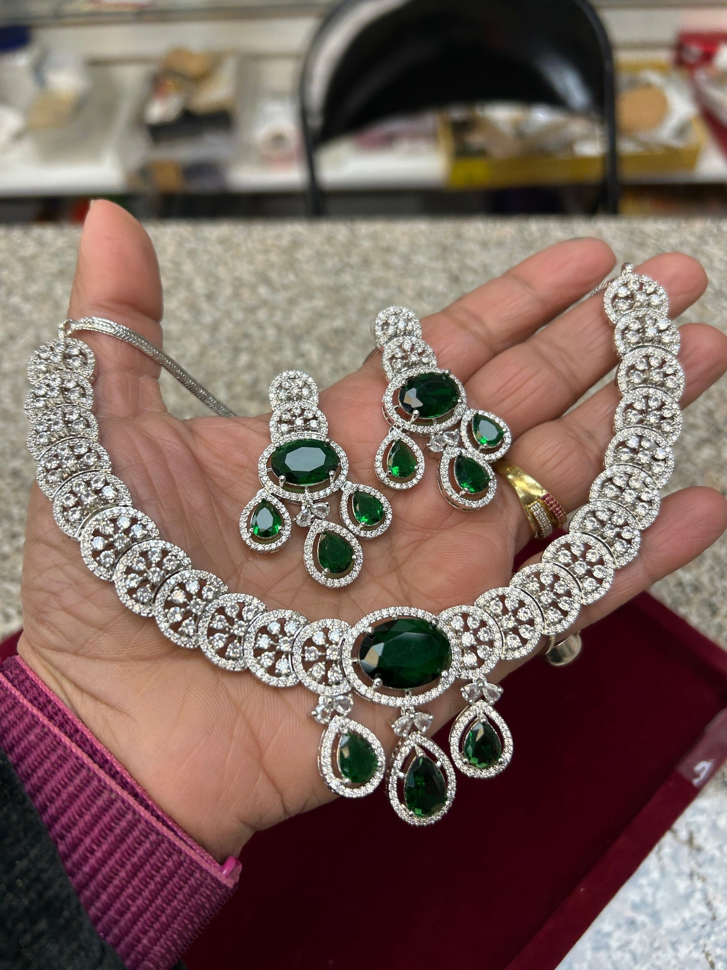 AD necklace set