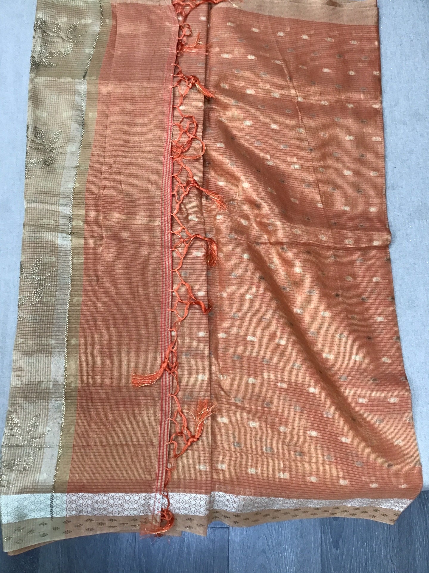 Soft tissue saree