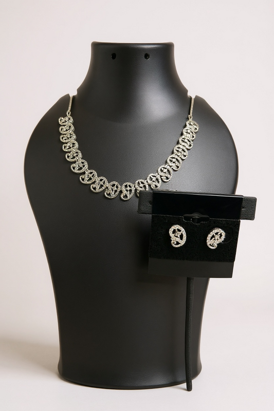 Lightweight silver look necklace set : AD STONE