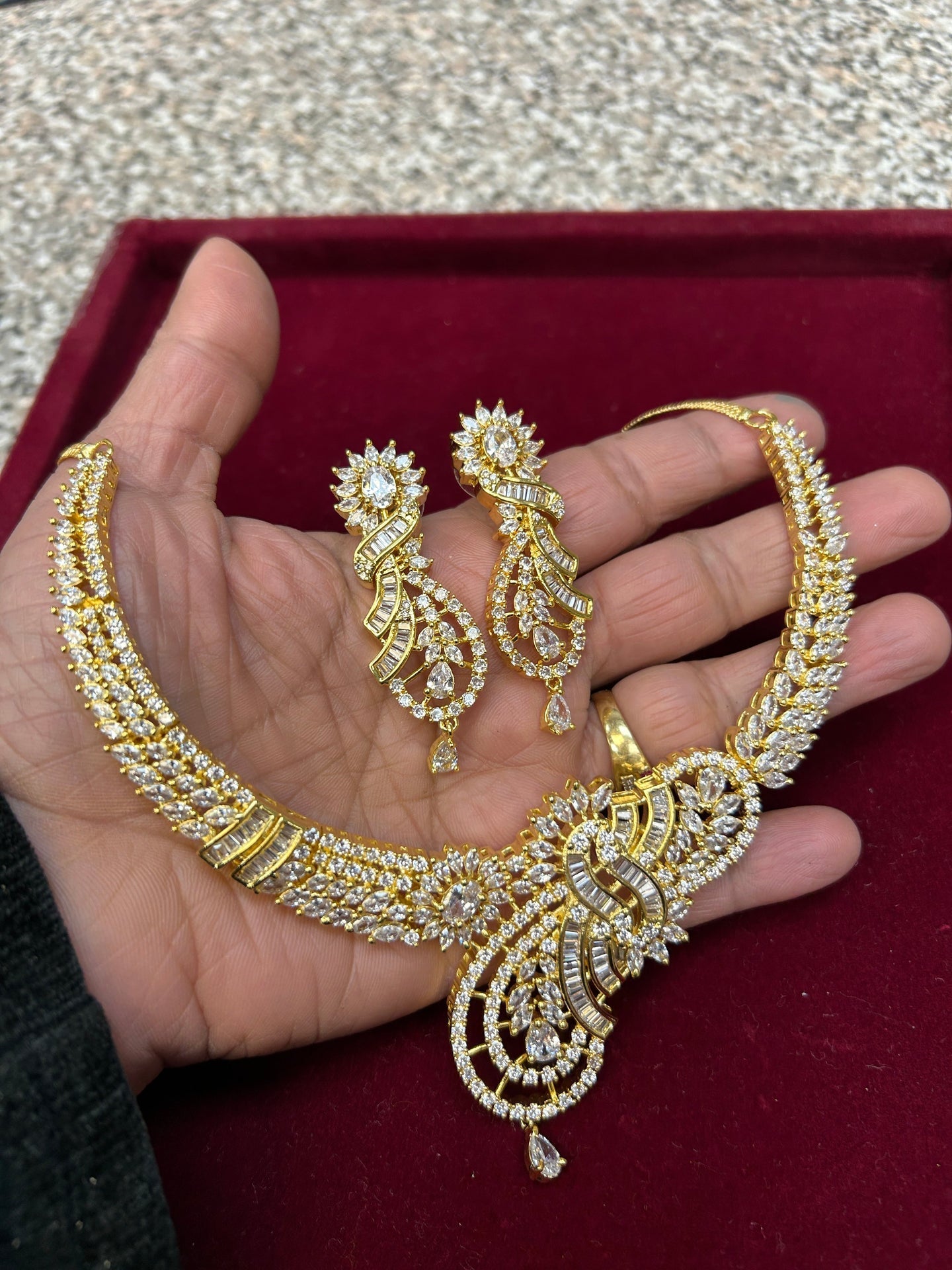 AD necklace set