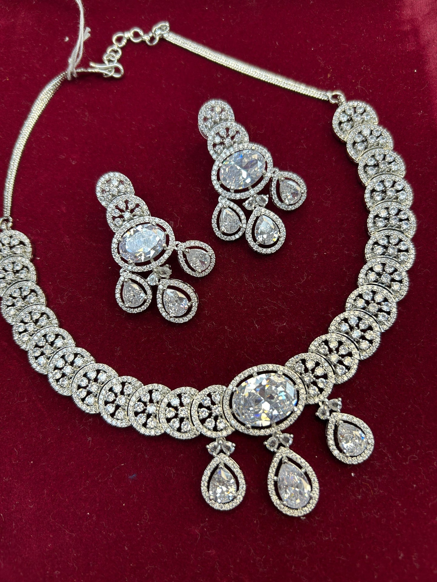 AD necklace set